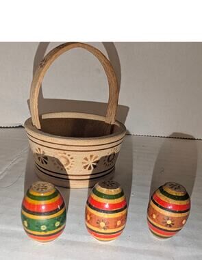 Vintage Ukrainian Hand Carved Miniature Wooden Easter Basket Painted Mini Eggs